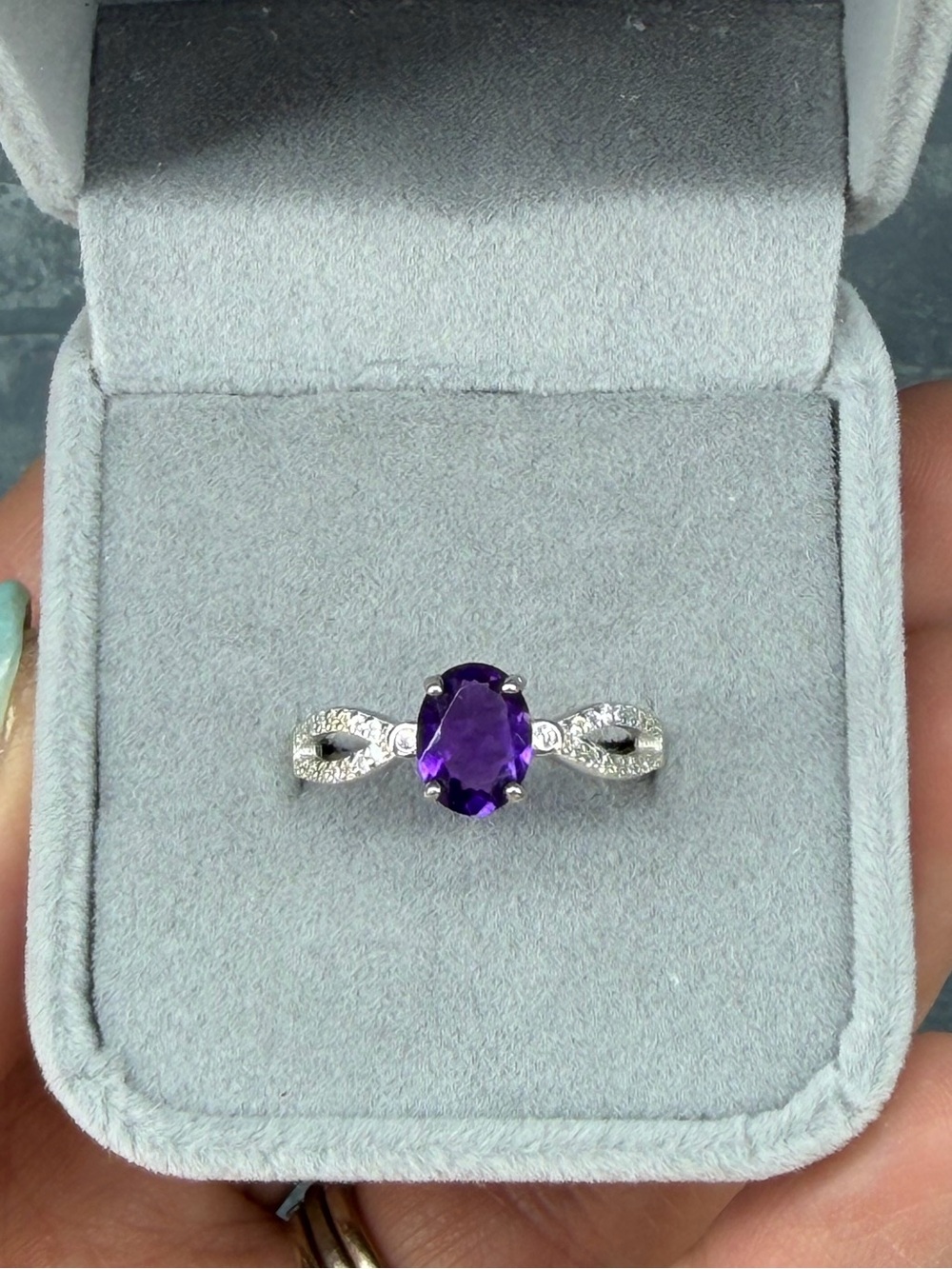 Stunning Amethyst 1.40CT Oval cut zircon accent 925 Sterling Silver Ring Size 8